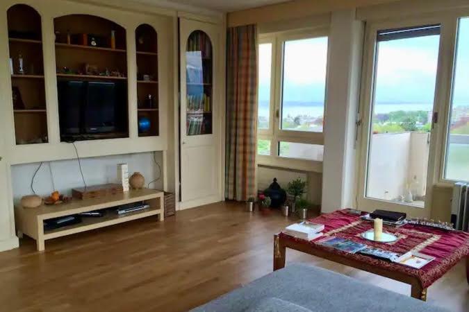 Central Furnished 2br In Apartment Geneva